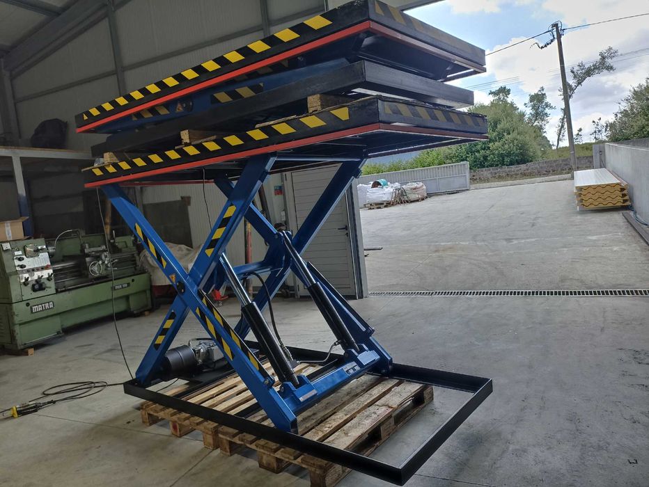 Plataforma elevatória / Mesa elevatória