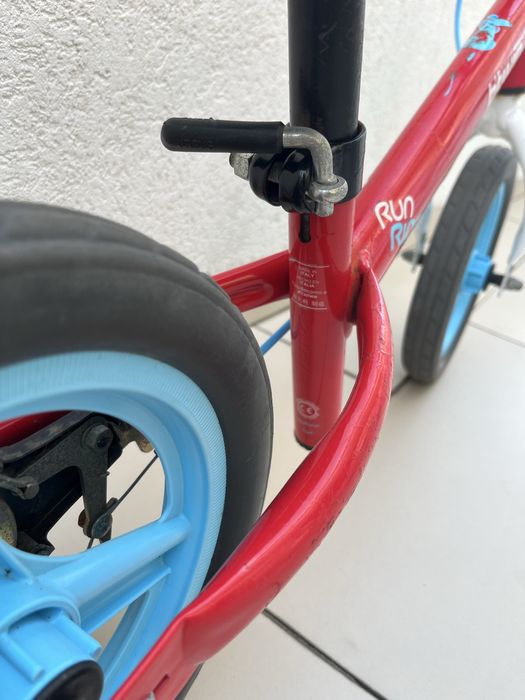 Bicicleta b’twin com travão