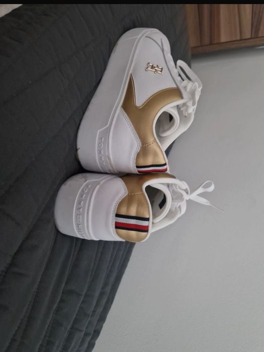 Buty Tommy Hilfiger.