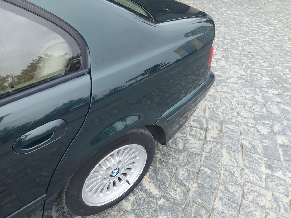 BMW 5-series e39 528i