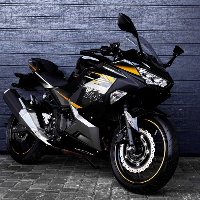 Продам мотоцикл Kawasaki Ninja 400 (3182)