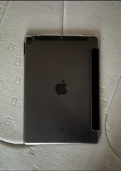 Apple iPad 9ª Geração 10.2" 256GB Wi-Fi + Cellular – Capa + Caneta