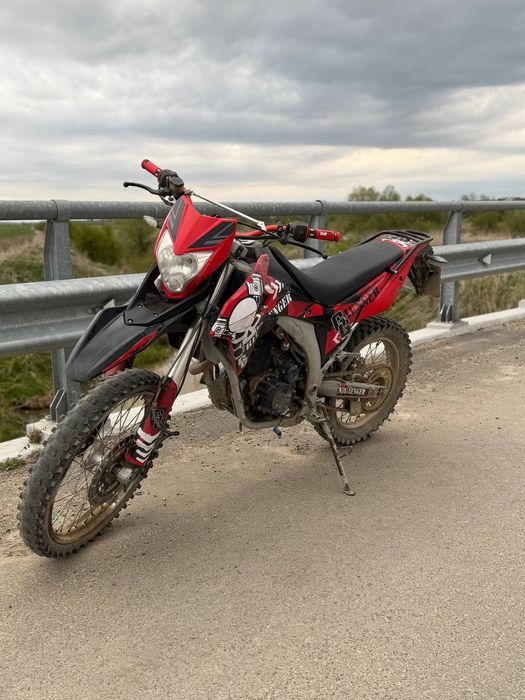 Продам мотоцикл loncin lx 250