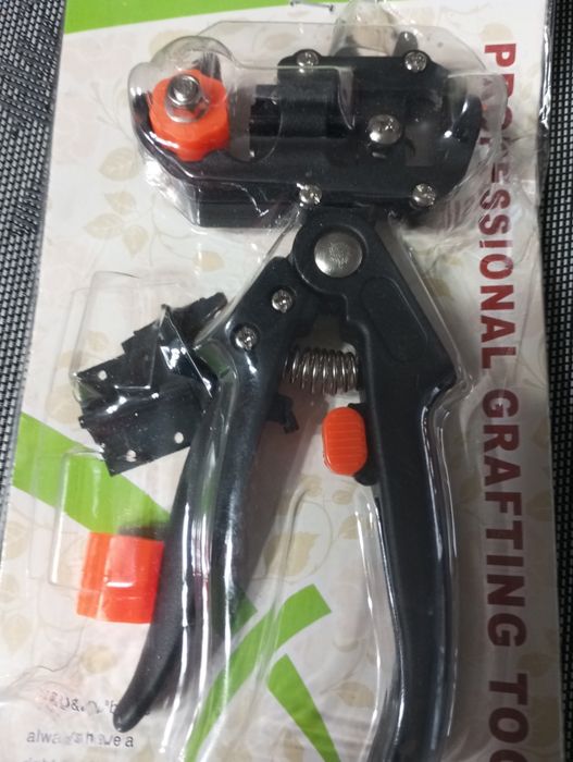 Sekator ogrodowy do szczepienia drzewek