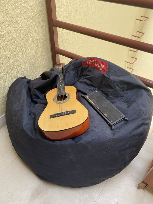 Vendo pouf/assento em razoavel estado de conservacao sem qualquer rasgao. Otimo para espaco exterior