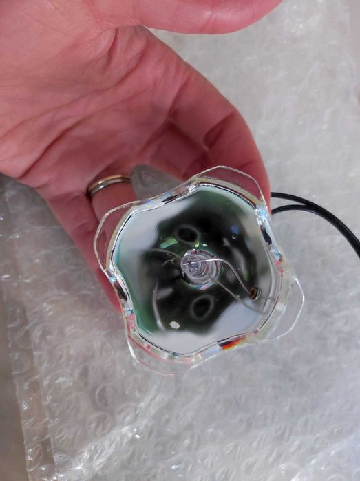 Projector replacement lamp. NEW64171284718211123
