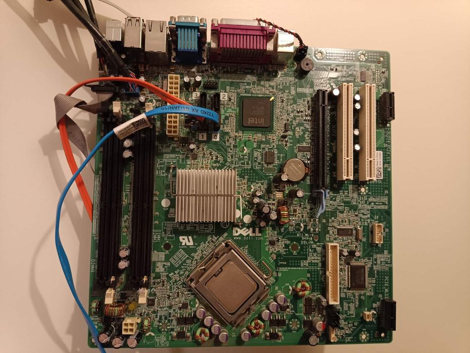 Материнська плата dell