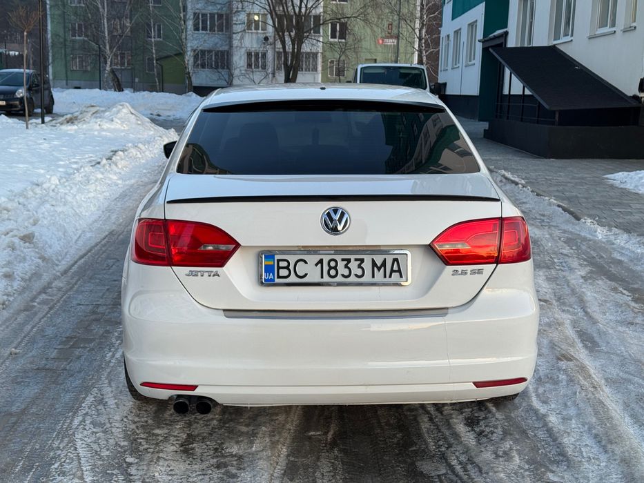 Продам  VOLKSWAGEN JETTA  2013 Року