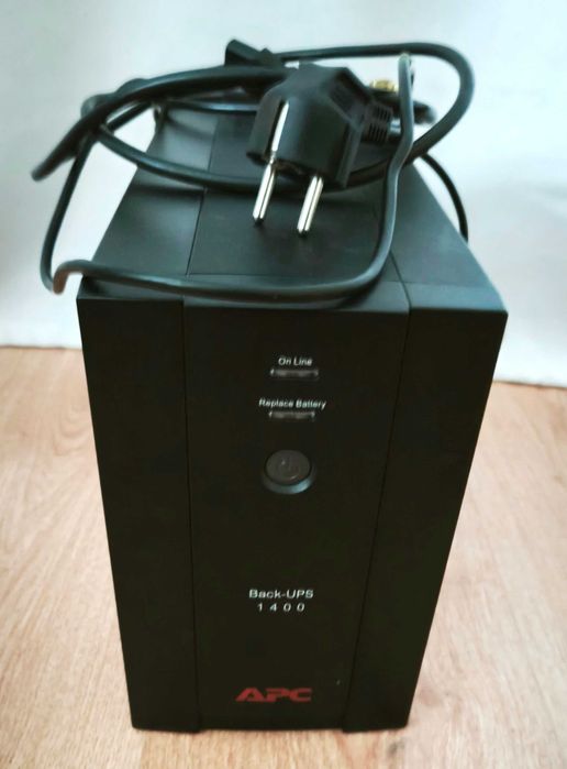 ДБЖ APC Back UPS 1400 безперебійник під акумулятор 12В потужність700Вт