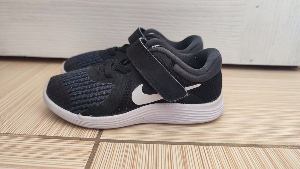 Кросівки Nike Revolution 4, 26 р., 15-16,5 см