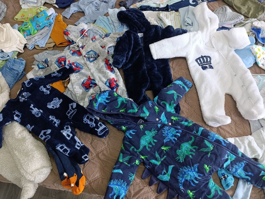 Величезний пакет одягу на малюка від 0-6 місяців