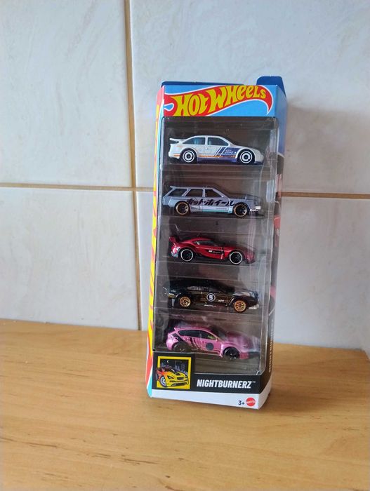 Nowe hot wheels nightburnerz