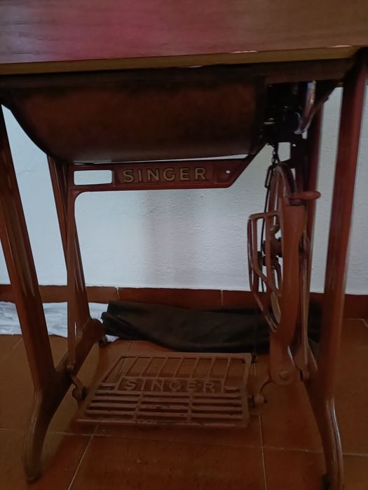 Maquina de costura Singer Antiga