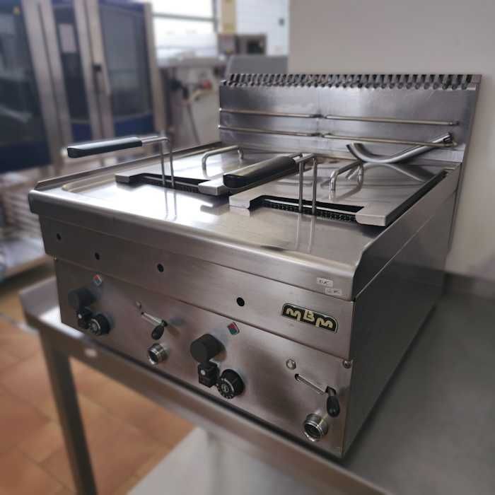 Fritadeira a gás de bancada com 2 cubas (cap. 8+8lts) (600x600x270mm)