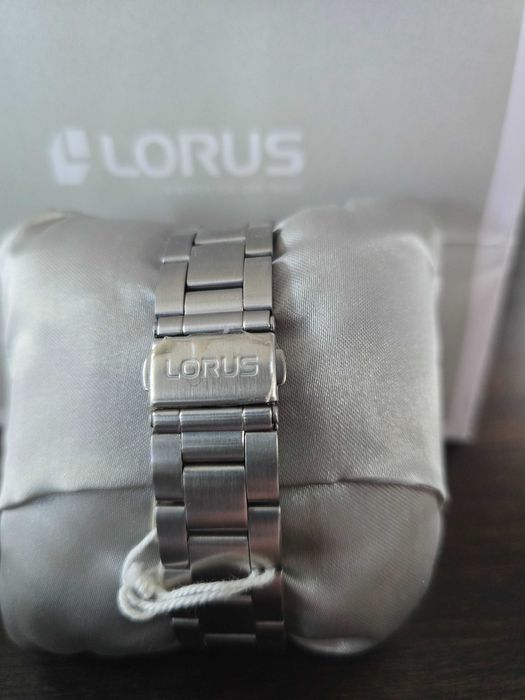 Zegarek męski kwarcowy na bransolecie LORUS RH998CX9