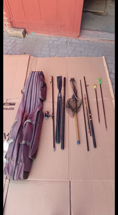 Продам набор рыбака, удилища, фидер и спиннинг.