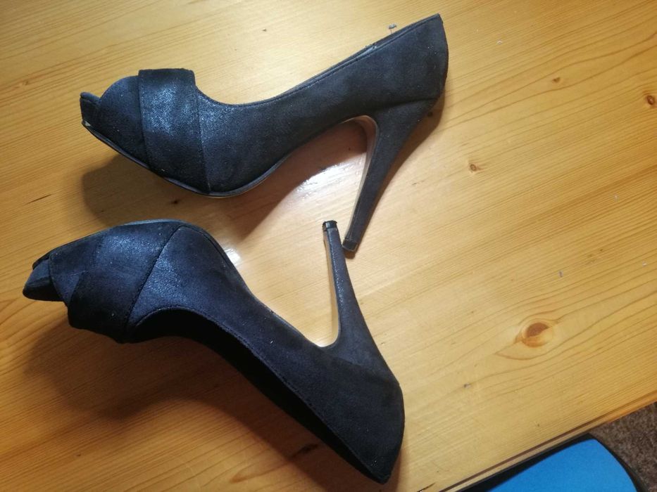 Szpilki roz. 37 czarne