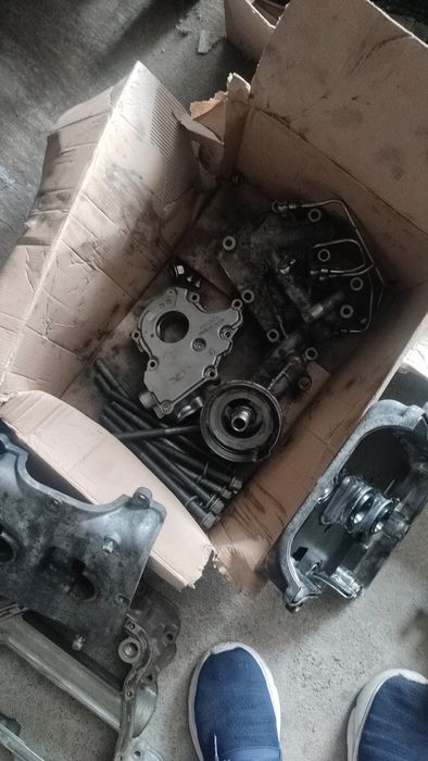 Разобранный мотор Субару Форестер 2.0 диз.