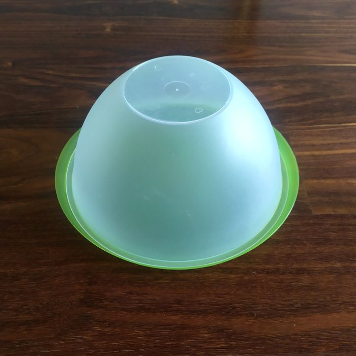 Plastikowy pojemnik na ciasto