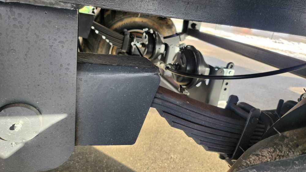 Przyczepa Belowa, Platforma do bel Taxon B 6000 STEKRO