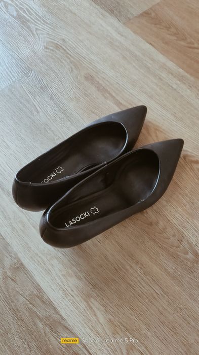 Czółenka czarne Lasocki r. 39/40