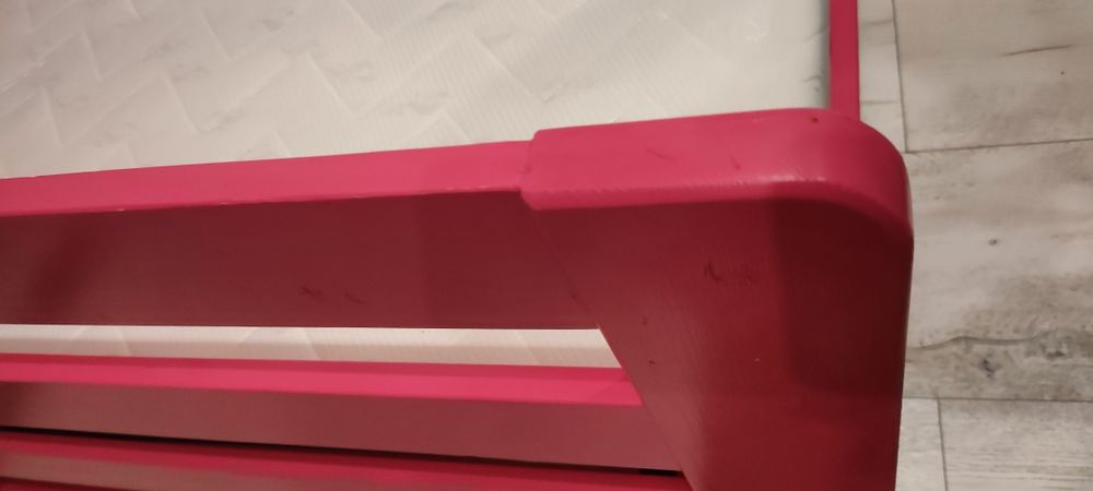 Różowe łóżko Valor 180x90 drewniane, różowe