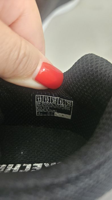 продам дитячі кросівки sketchers