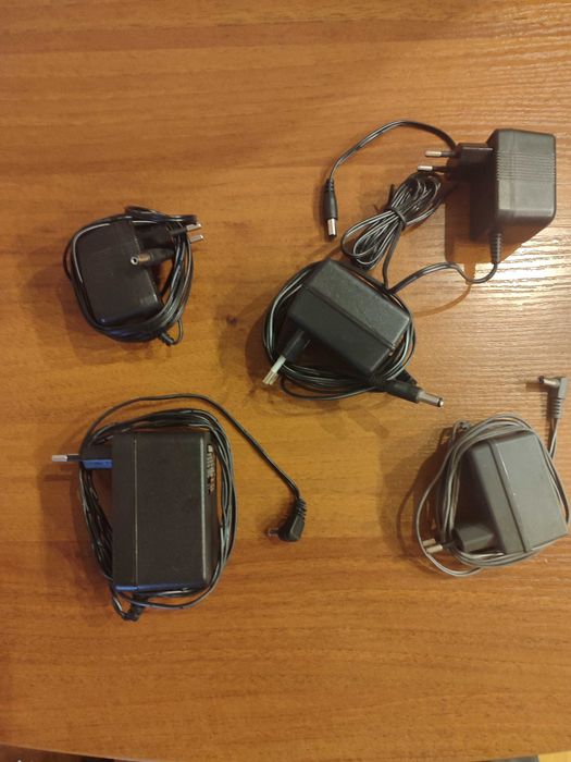 Блоки живлення 220-240V та зарядки під міні USB