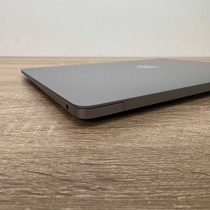 Apple Macbook Air A2337 2020 року M1 / 8Gb / SSD 256Gb (код: M1162)