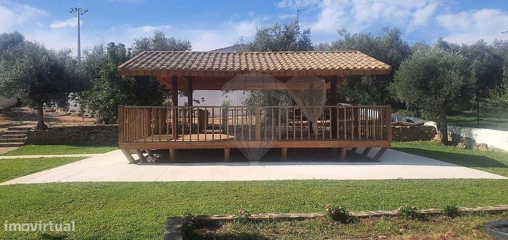 Moradia T5 para venda