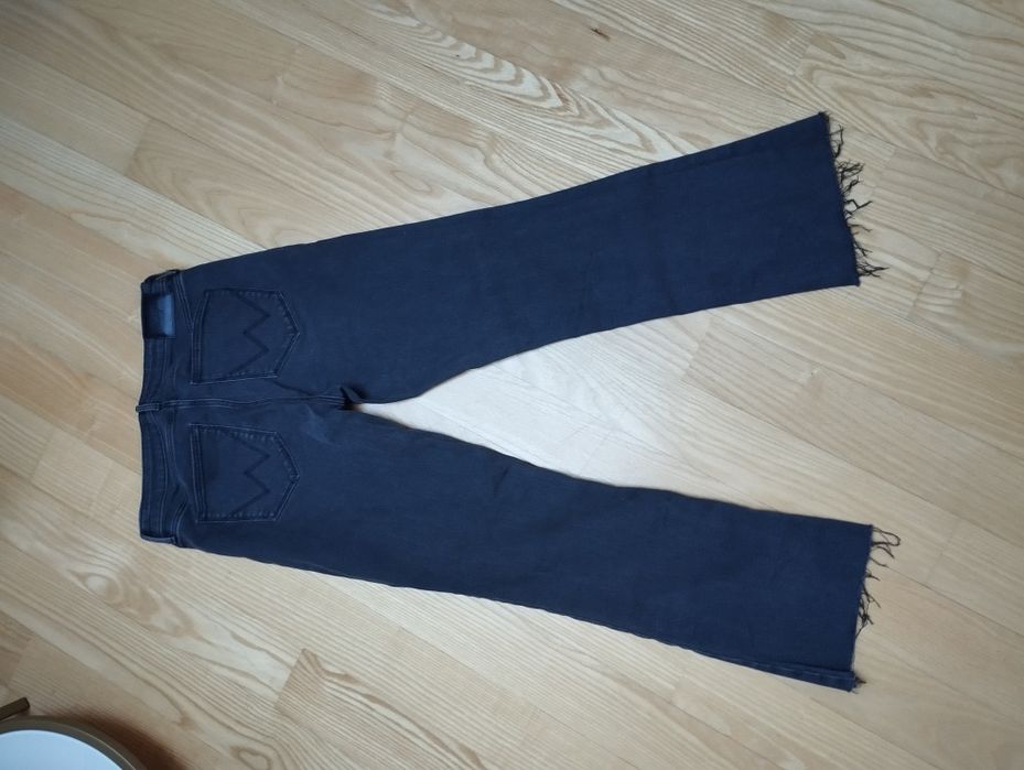 Jeansy Wrangler w 29 l30 szare