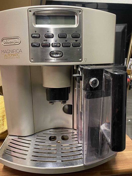 Kawomat ciśnieniowy automat DeLonghi Magnifica Automatic Cappuccino