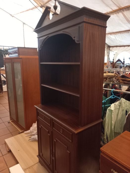 Estante com armario  madeira