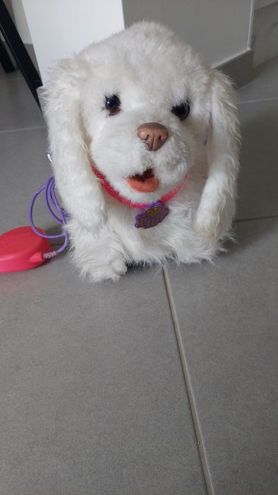 Cão de brincar a pilhas