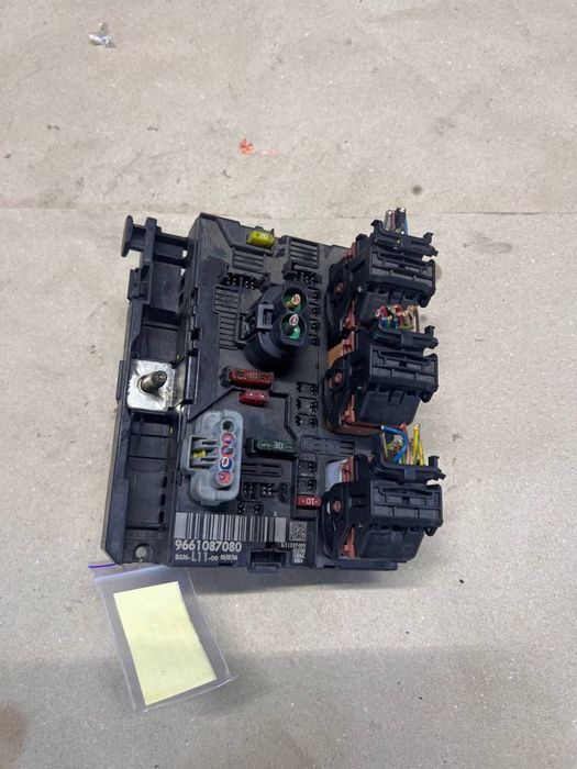 Блок запобіжників BSM L11-00 Peugeot 307 Citroen C2 1.6 2.0 HDI 9661087080