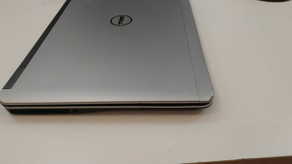 Dell Latitude E7240 – i7 / 4 GB RAM / SSD 237 GB / Windows 10 Pro