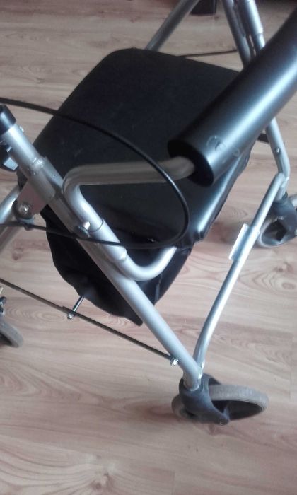 Sprzedam chodzik balkonik