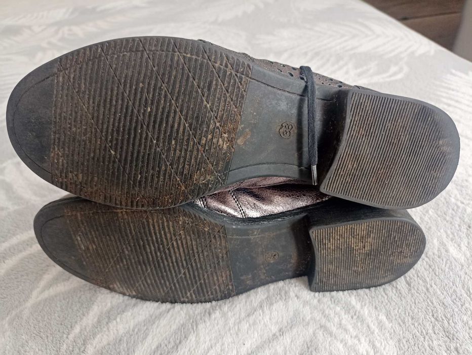 botki ażurek 38 .