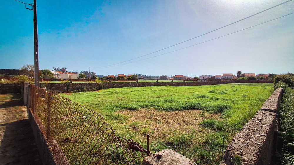 Terreno com 3.000 m² em Lavra - Matosinhos - 2 km da Praia