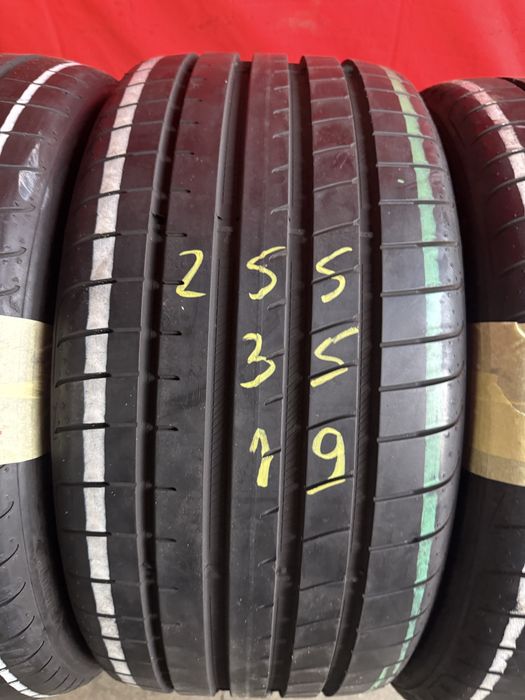 Pneus RFT 225/40/19 + 255/35/19 Goodiyear impecaveis