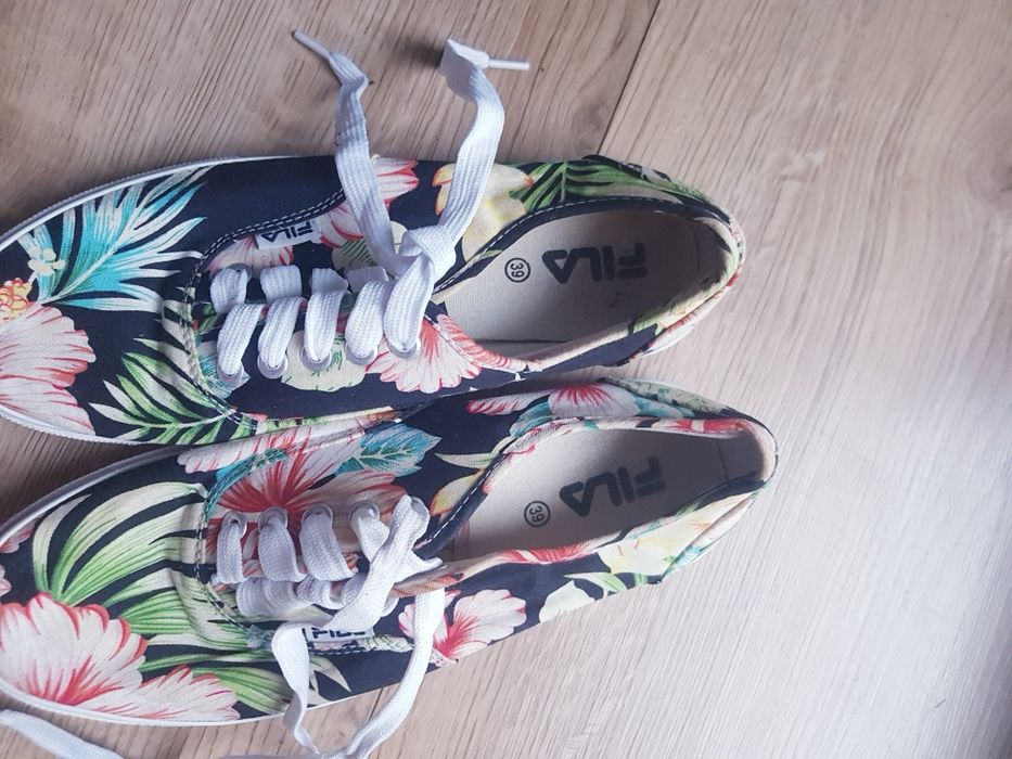 Buty sportowe , trampki , tenisowki damskie marki Fila rozmiar 39.