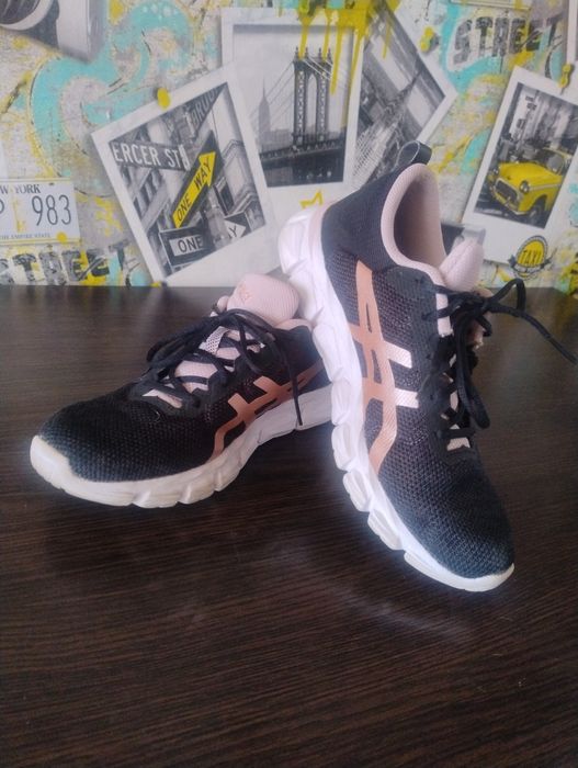 Жіночі кросівки ASICS
