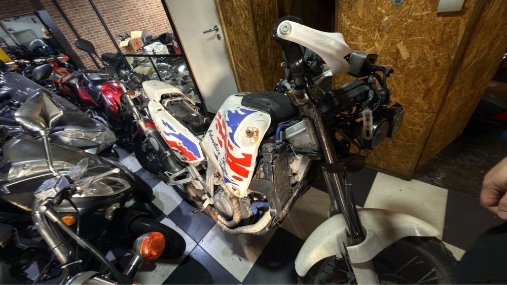 Motos e Scooters para Peças ou Inteiras – Ideais para Customização e Reparos 2