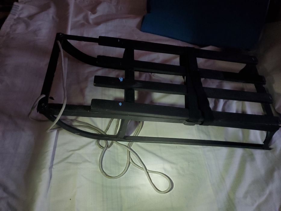 Санки санчата чорні