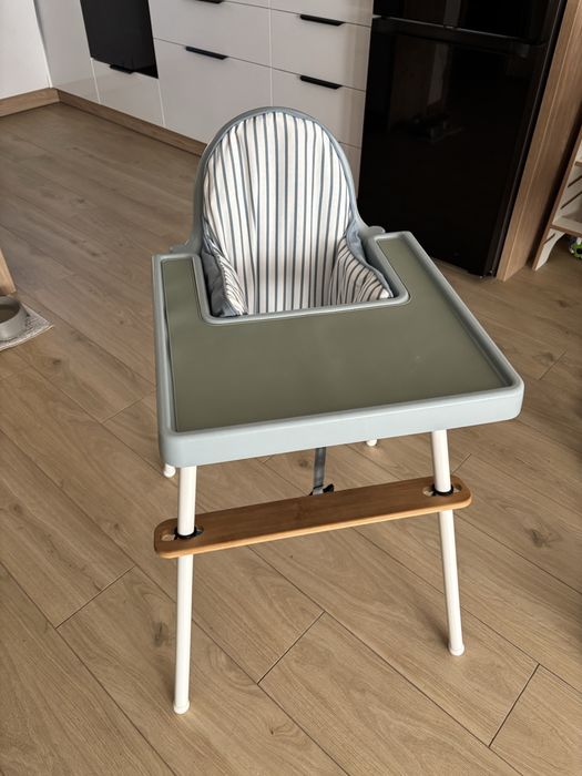 Krzesełko do karmienia Ikea Antilop szaroniebieskie poduszka podnóżek