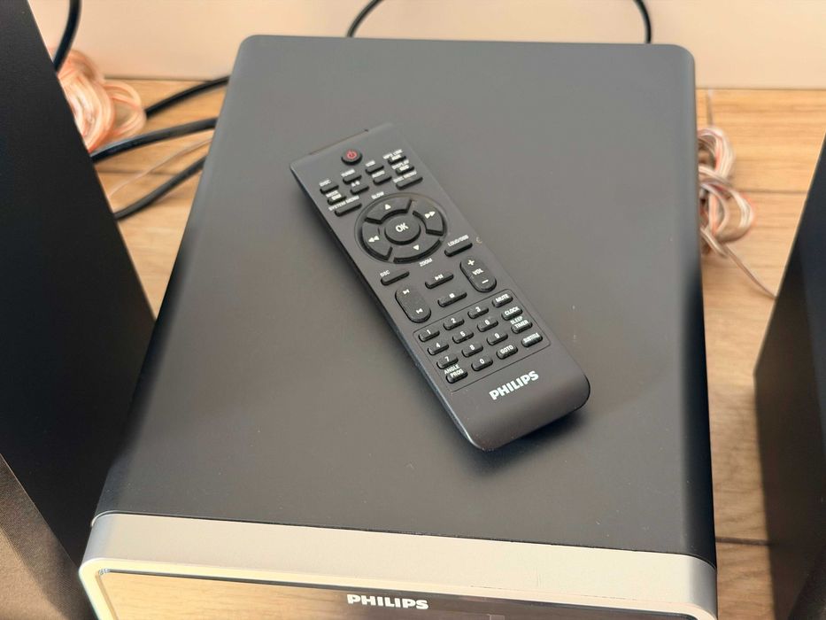 Mikrowieża 2.1 Philips MCD183 z subwooferem / USB / CD / DVD / MP3 / ładny stan + pilot