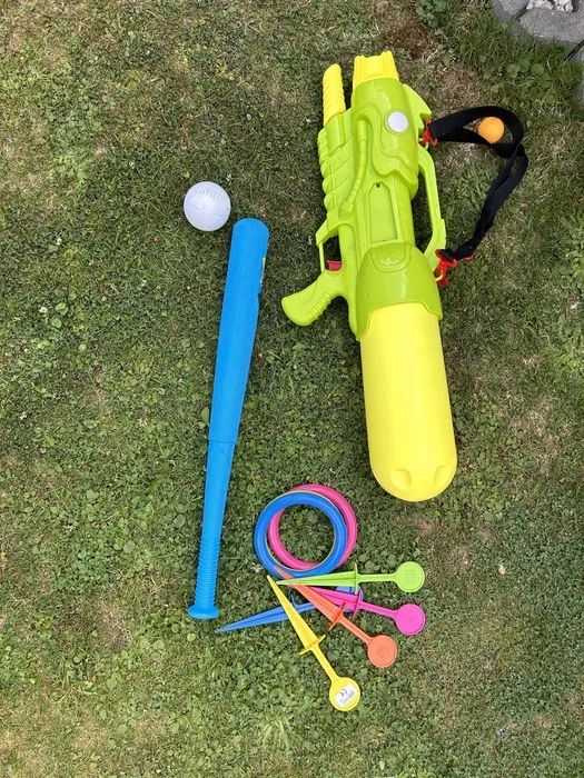 Zabawki, pojazdy i inne