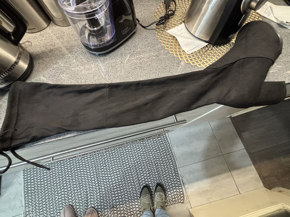 Botas de cano alto novas tamanho 39