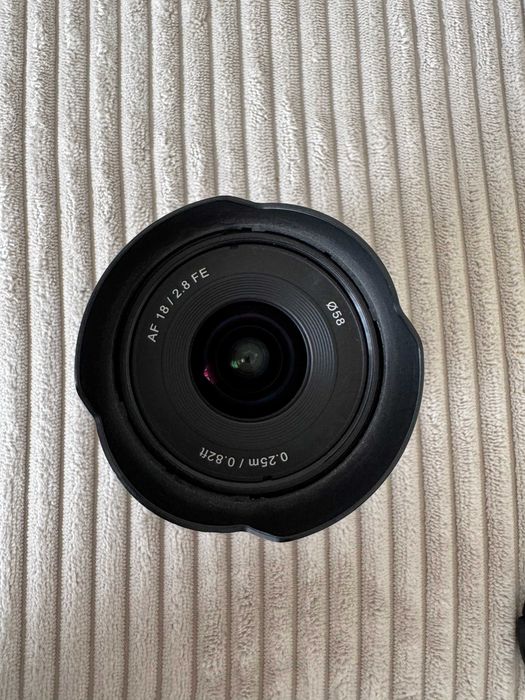 Obiektyw Samyang 18mm 2.8 FE - Sony - Stan idealny
