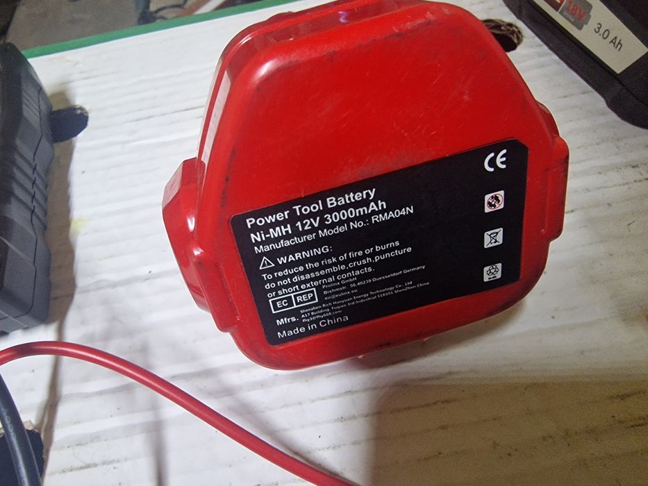 Akumulator do narzedzi Makita starszy model 12v 3.0 ah